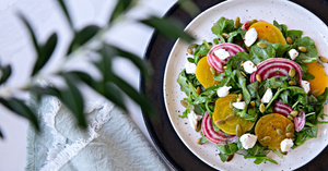 Salade de betteraves jaunes, chèvre et vinaigrette à l'érable