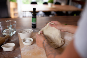 Pâte à pizza parfumée au basilic