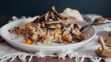 RISOTTO VÉGÉTALIEN AUX CHAMPIGNONS, À LA COURGE ET AU PANAIS