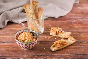 Tartare de saumon très très facile grâce à notre vinaigrette-marinade poivre et curcuma