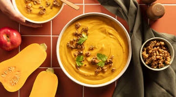 Potage à la courge et garniture croquante