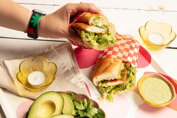Sandwich au poulet pané et sauce Green Goddess