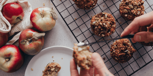 The ultimate snack? Muffins! Here's our simple, healthy and tasty version of apple muffins. The recipe is made only with natural local sugars, i.e. maple syrup and maple sugar.