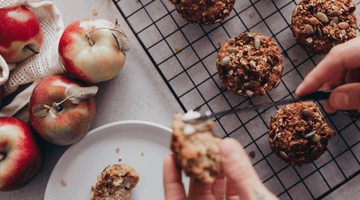 The ultimate snack? Muffins! Here's our simple, healthy and tasty version of apple muffins. The recipe is made only with natural local sugars, i.e. maple syrup and maple sugar.